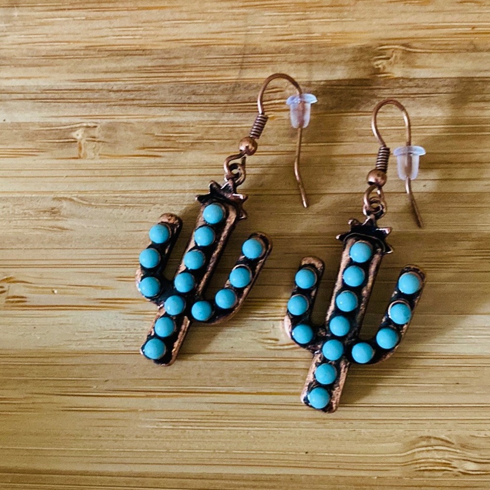 NWOT fun cactus shaped turquoise & copper colored Southwestern earrings - Picture 1 of 7